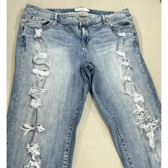 Torrid Jeans Women's 20 Blue Denim Distressed Stretch Raw Hem Measures 39x26 - Picture 9 of 14